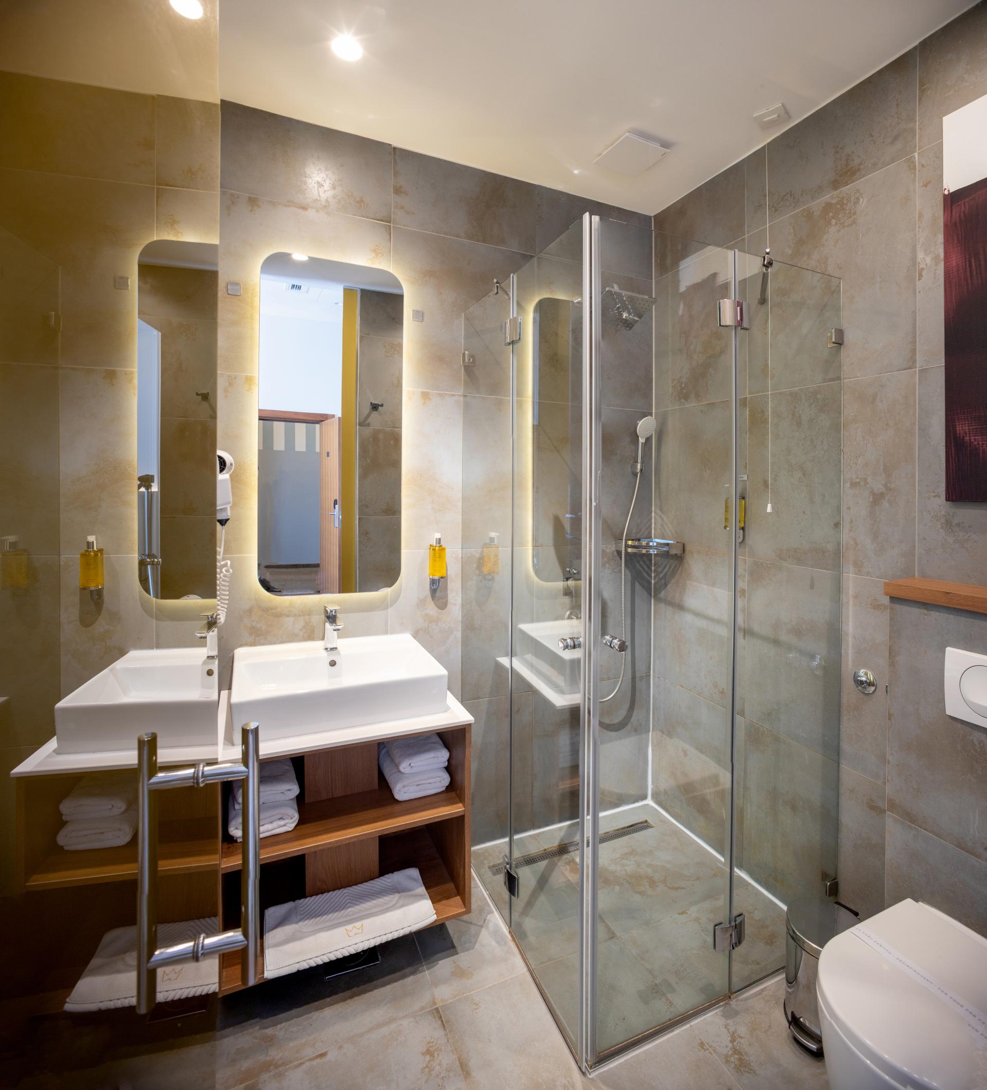 8.jpg - Deluxe Double or Twin Room - Maison Royale Beograd
